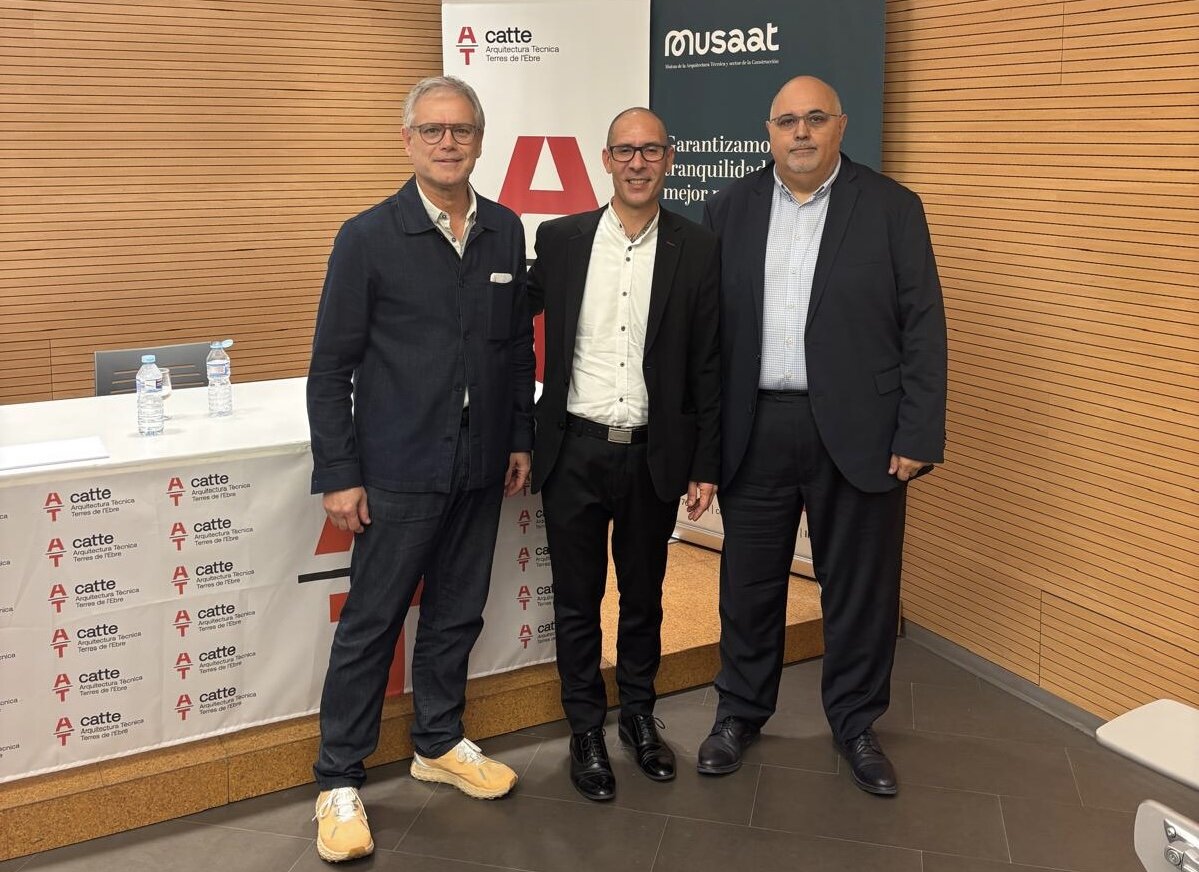 Carlos González, Manuel Salguero i Pere Gavaldà a les XXVIs Jornades Tècniques de la Construcció del CATTE